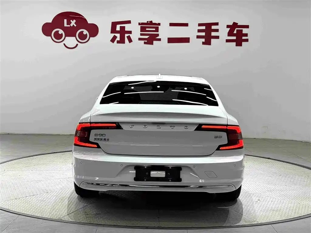 Volvo S90 — миниатюра 4