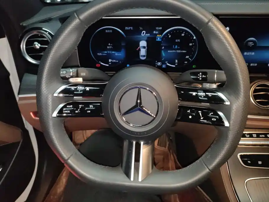 Mercedes-Benz E-Class — миниатюра 15