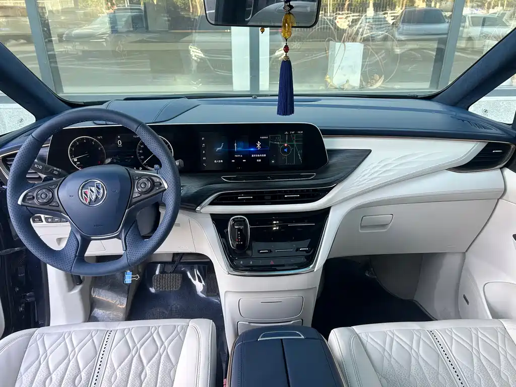 Buick GL8 — миниатюра 8