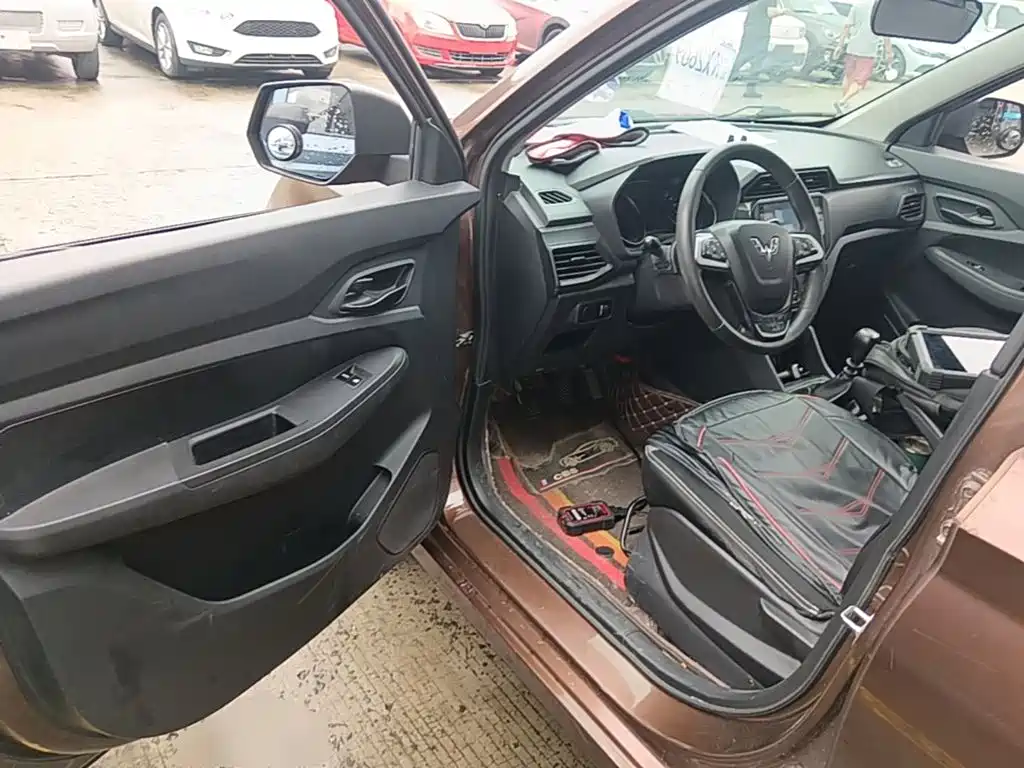Wuling Hongguang — миниатюра 16
