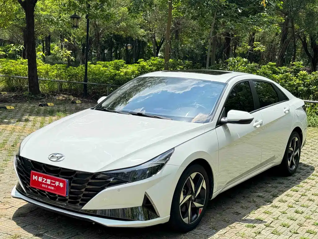 Hyundai Elantra 2023