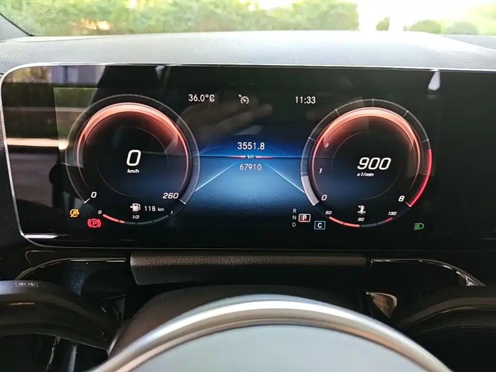 Mercedes-Benz GLA — миниатюра 12