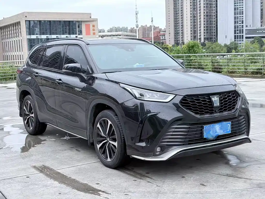 Toyota Crown Kluger — миниатюра 2