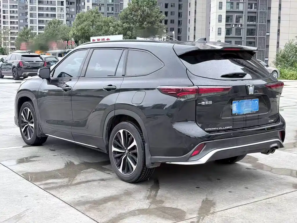 Toyota Crown Kluger — миниатюра 4