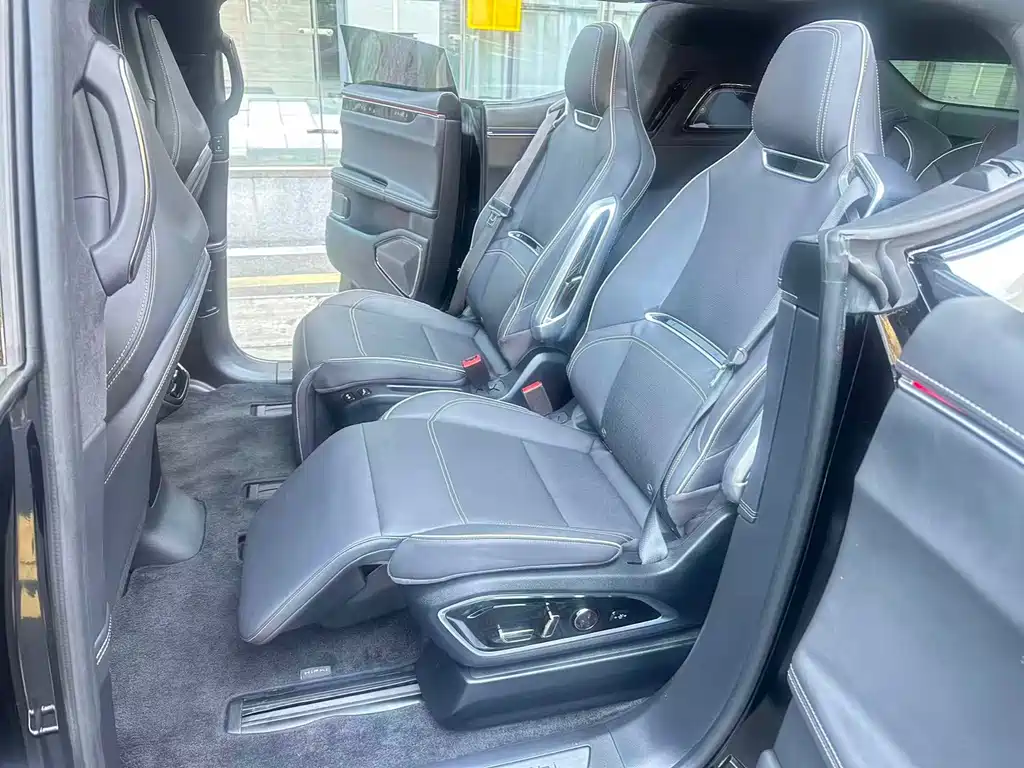 HiPhi HiPhi X 2021 Luxury 6 мест
