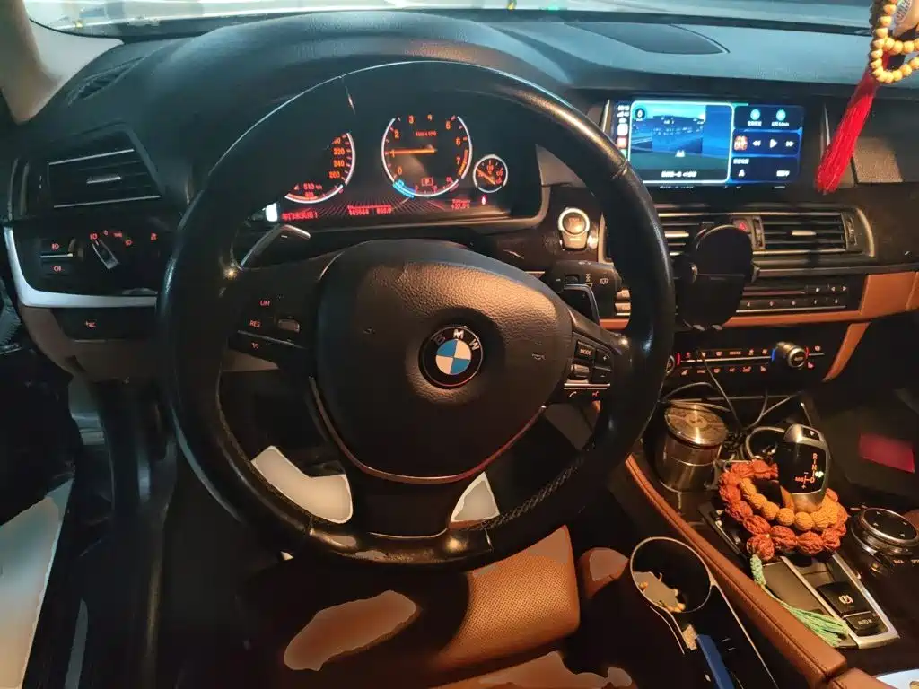 BMW 5 Series — миниатюра 6