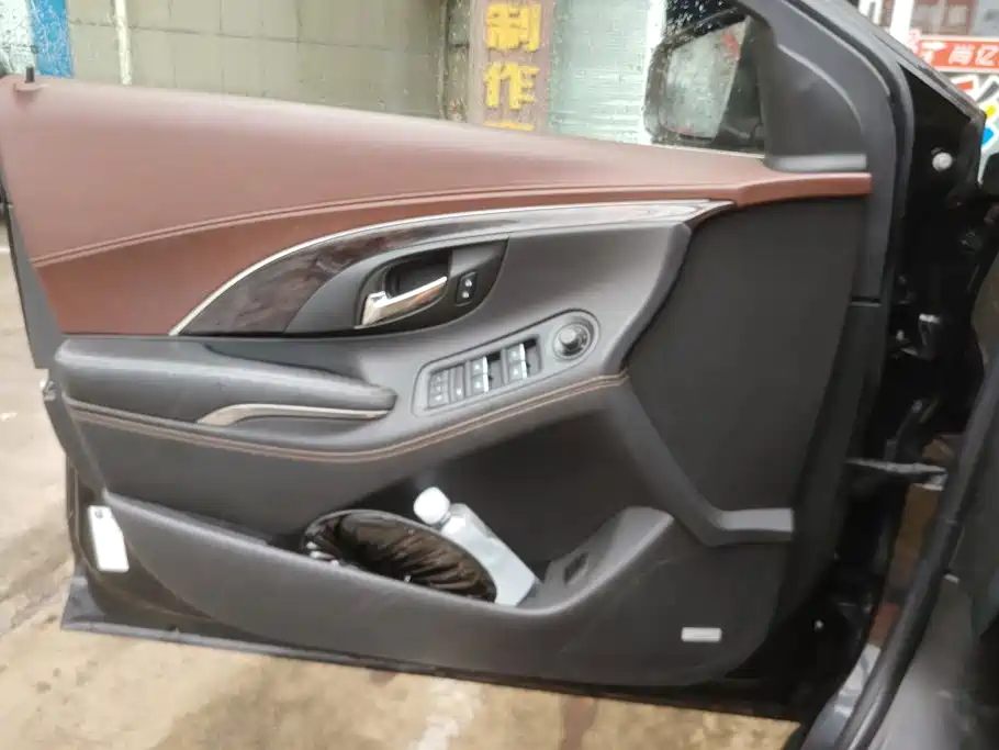 Buick LaCrosse — миниатюра 7