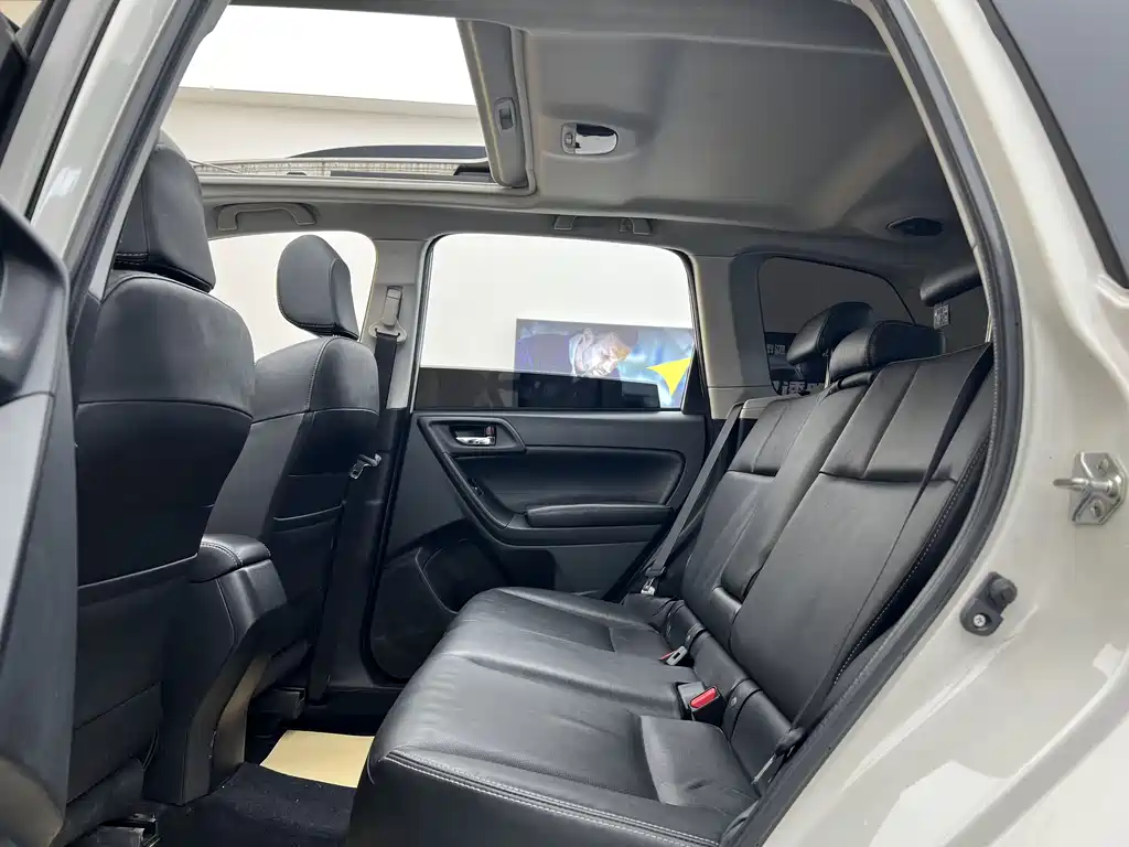 Subaru Forester 2014 2.0i AT Luxury