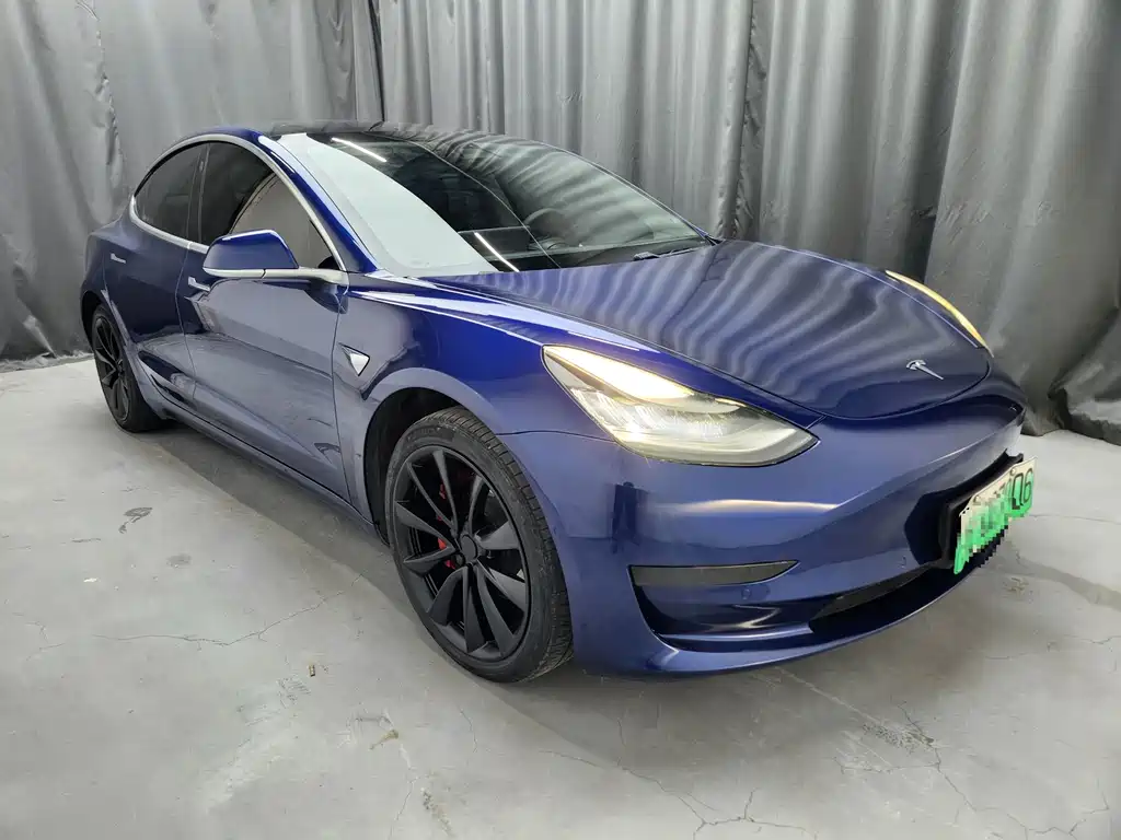 Tesla Model 3 — миниатюра 2