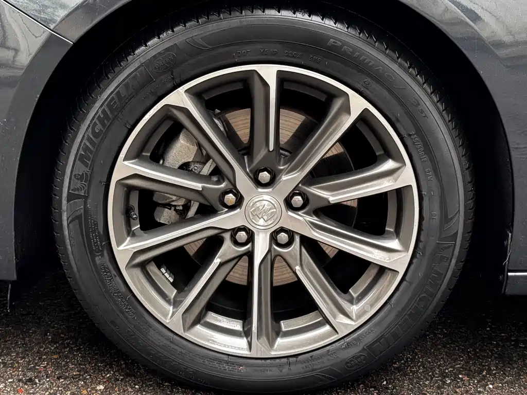 Buick LaCrosse — миниатюра 5