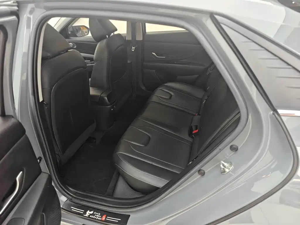 Hyundai Elantra — миниатюра 12