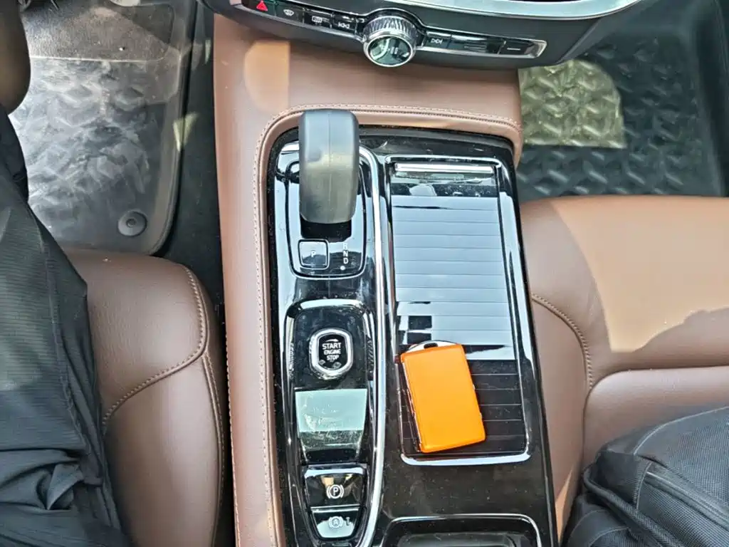 Volvo S60 PHEV — миниатюра 14