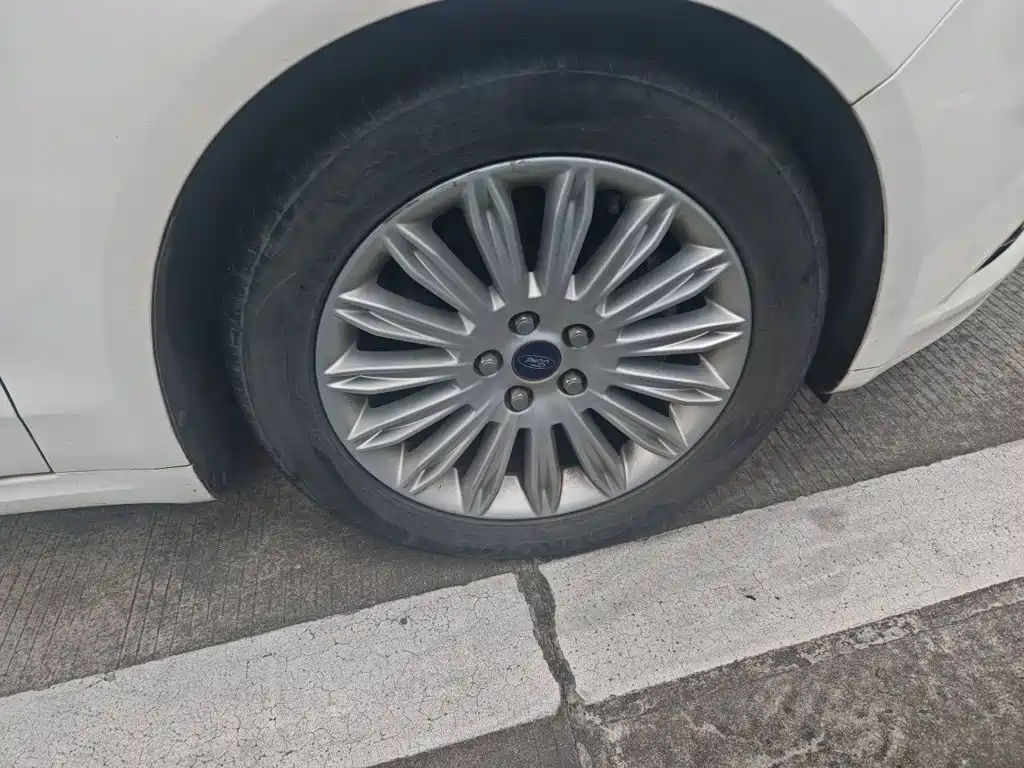Ford Mondeo — миниатюра 24