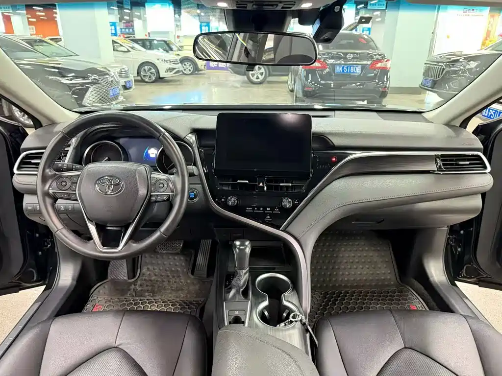 Toyota Camry — миниатюра 7