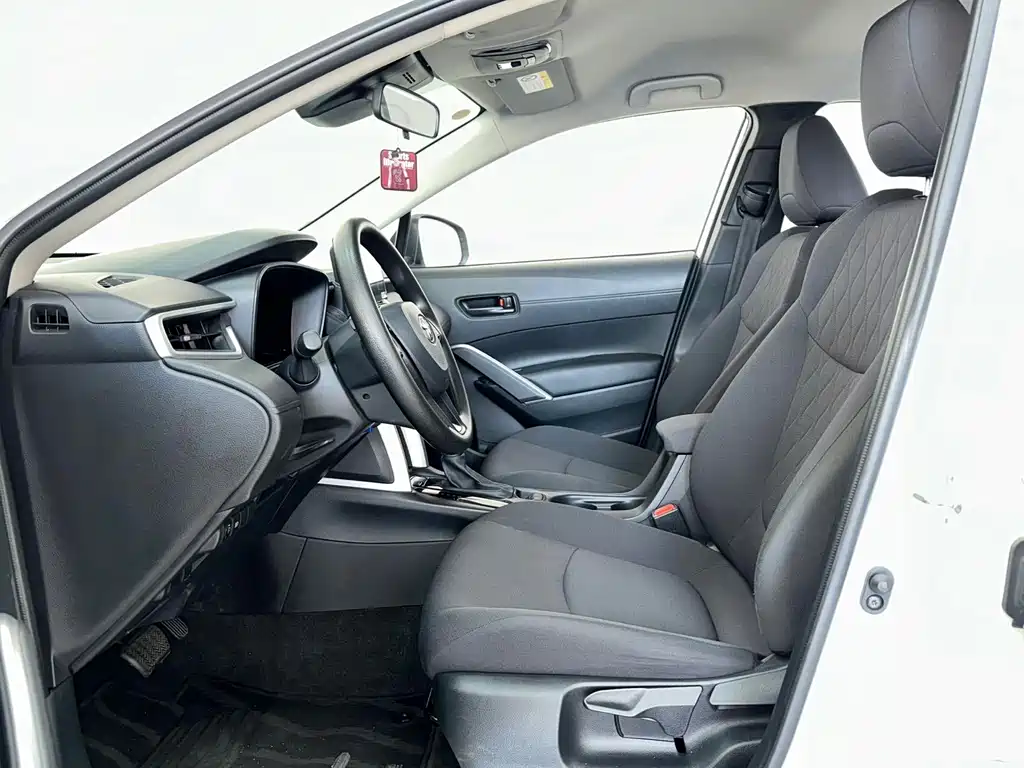 Toyota Corolla Cross — миниатюра 8