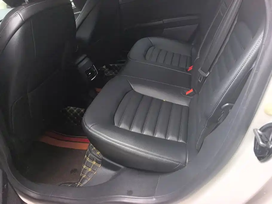 Ford Mondeo — миниатюра 11