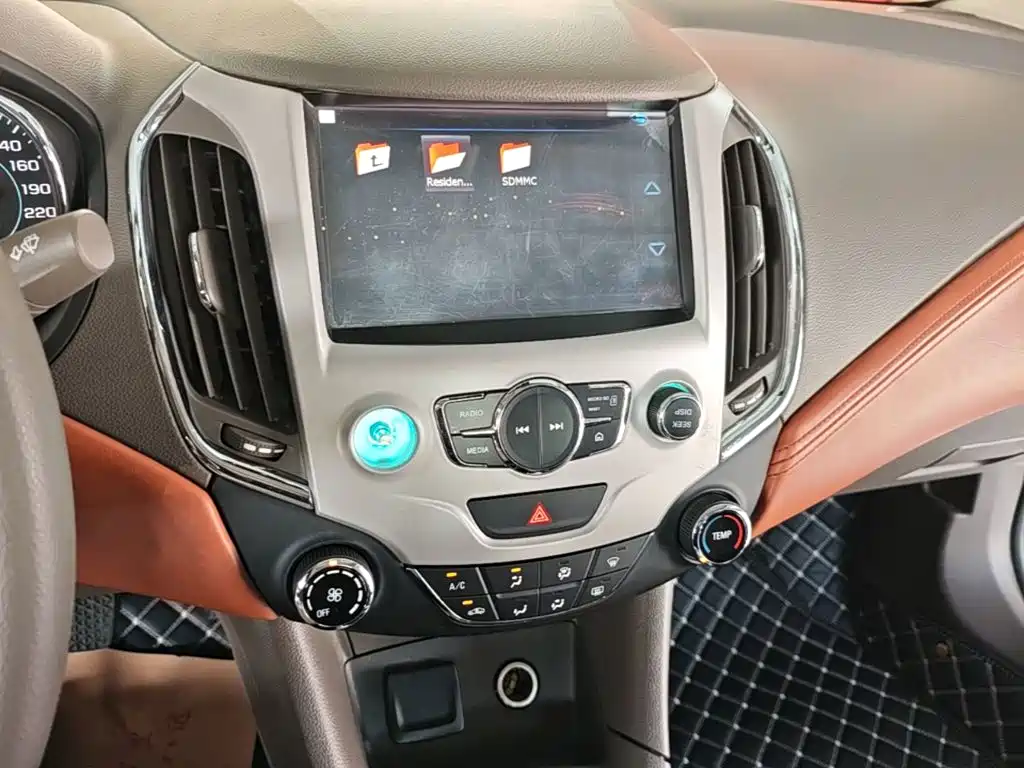 Chevrolet Cruze — миниатюра 13