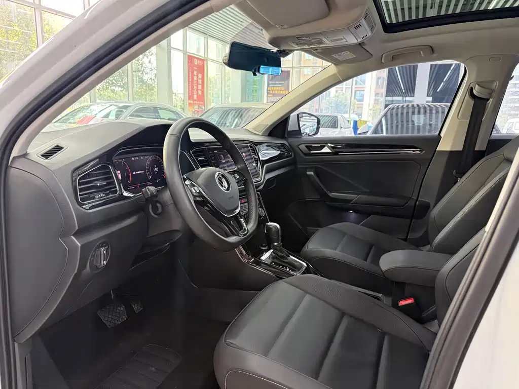 VOLKSWAGEN T ROC EXPLORING SONGS