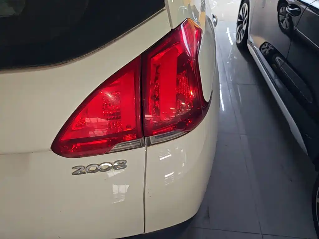 Peugeot 2008 — миниатюра 8