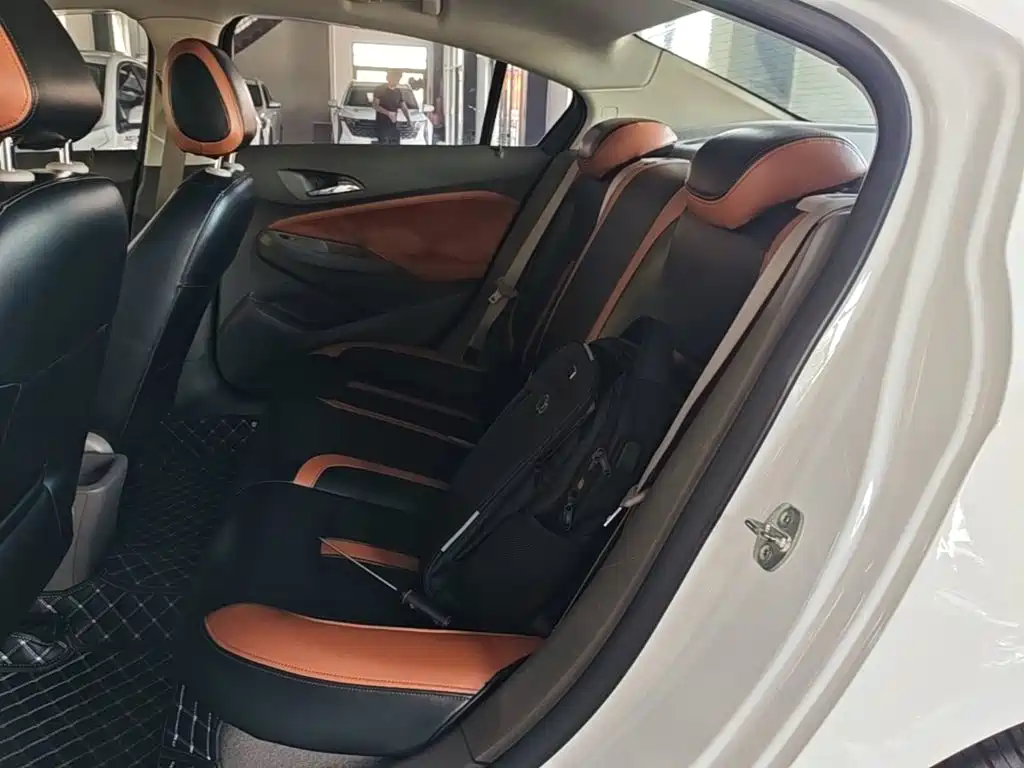 Chevrolet Cruze — миниатюра 17