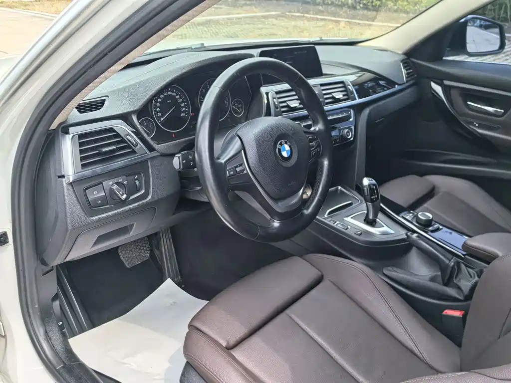 BMW 3 Series — миниатюра 10