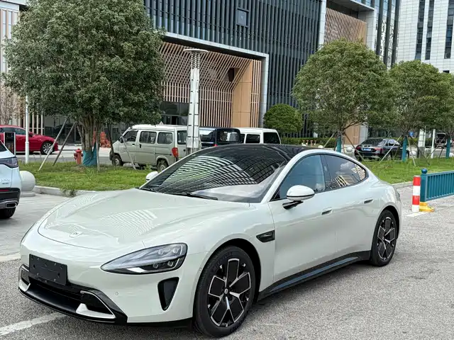XIAOMI CAR XIAOMI SU7 2025