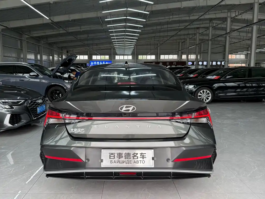 Hyundai Elantra — миниатюра 8
