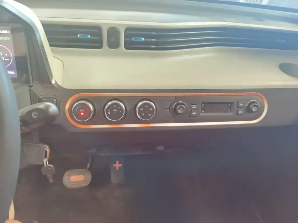 Wuling MINIEV — миниатюра 13