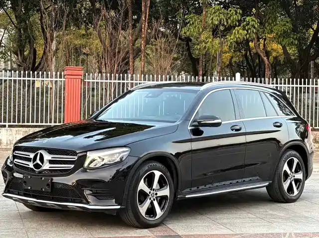 MERCEDES-BENZ GLC