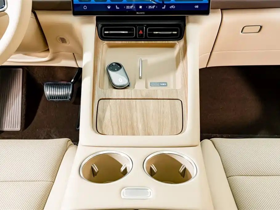 AITO AITO M6 — миниатюра 14