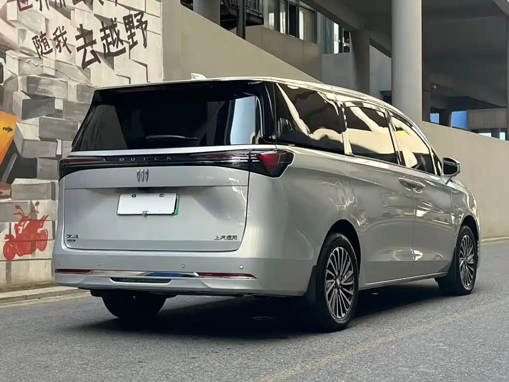 Buick GL8 Hybrid — миниатюра 5
