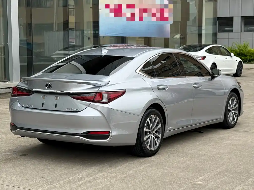 Lexus ES 2021 300h