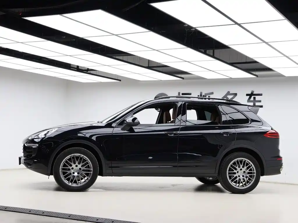Porsche Cayenne — миниатюра 33