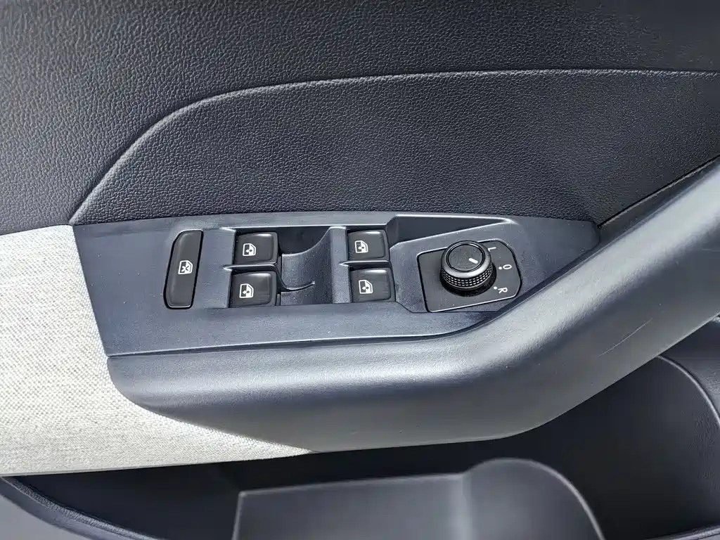 Volkswagen Tharu — миниатюра 9