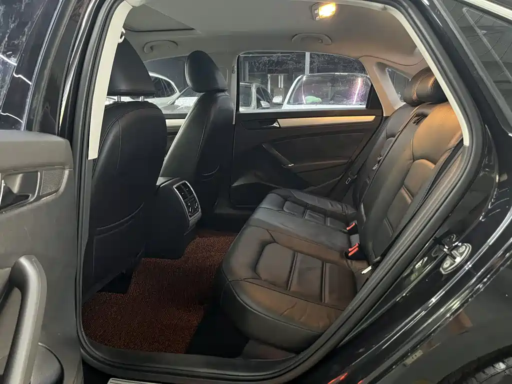 Volkswagen Passat — миниатюра 8