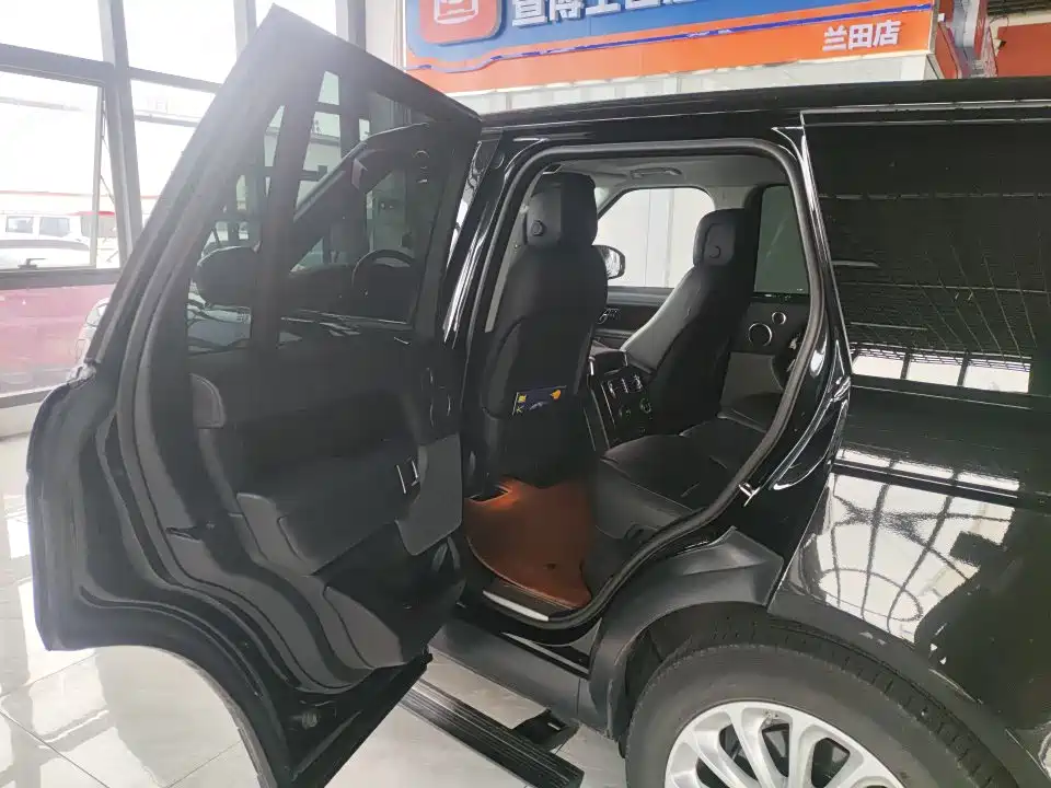 Land Rover Range Rover — миниатюра 8