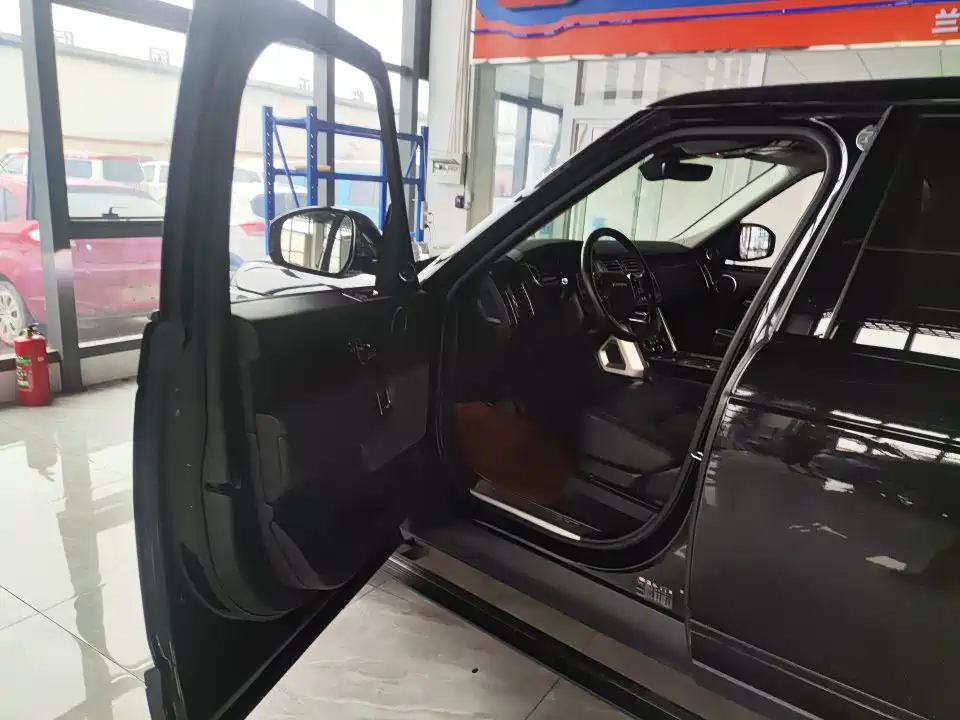 Land Rover Range Rover — миниатюра 3