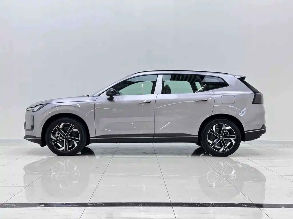 Volvo XC70 PHEV — миниатюра 5