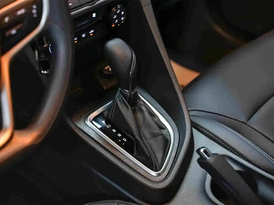 Buick Excelle — миниатюра 8