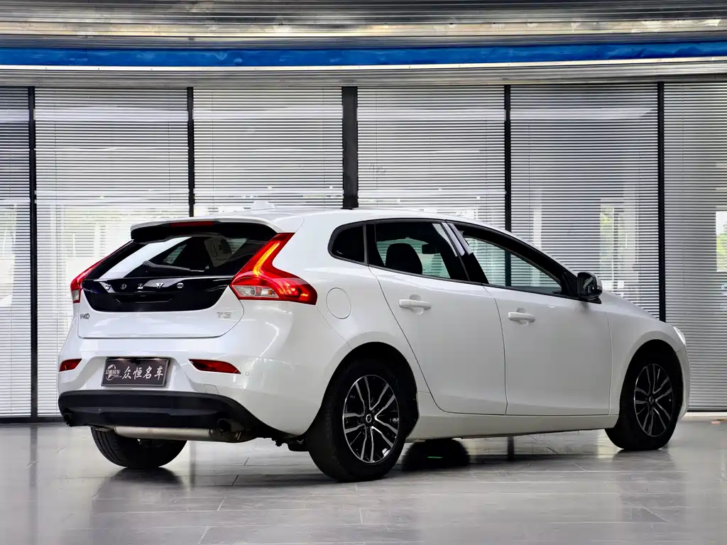 Volvo V40 2018 T3