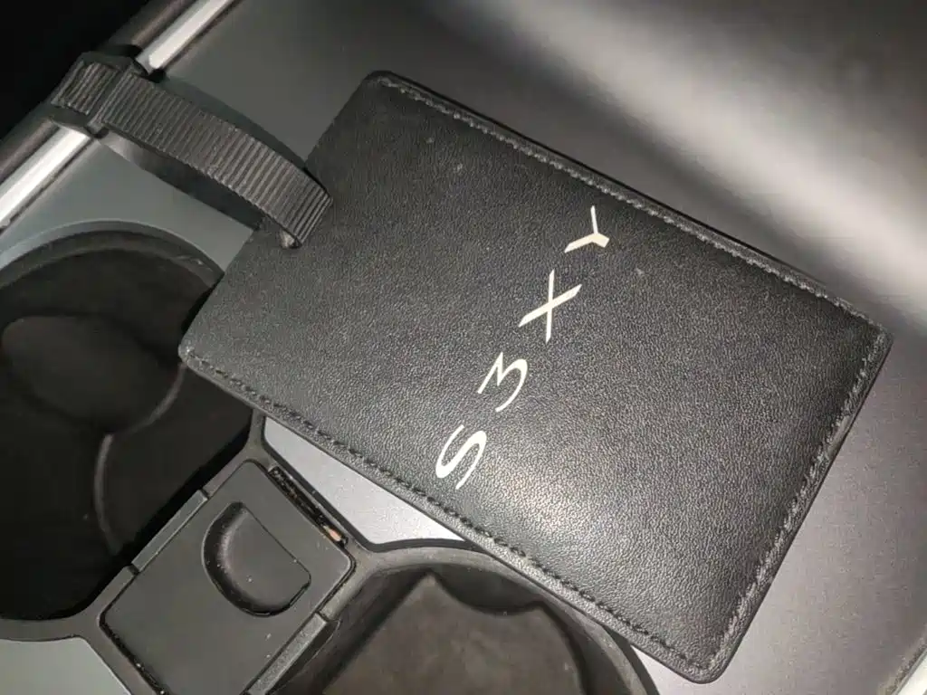 Tesla Model Y — миниатюра 9