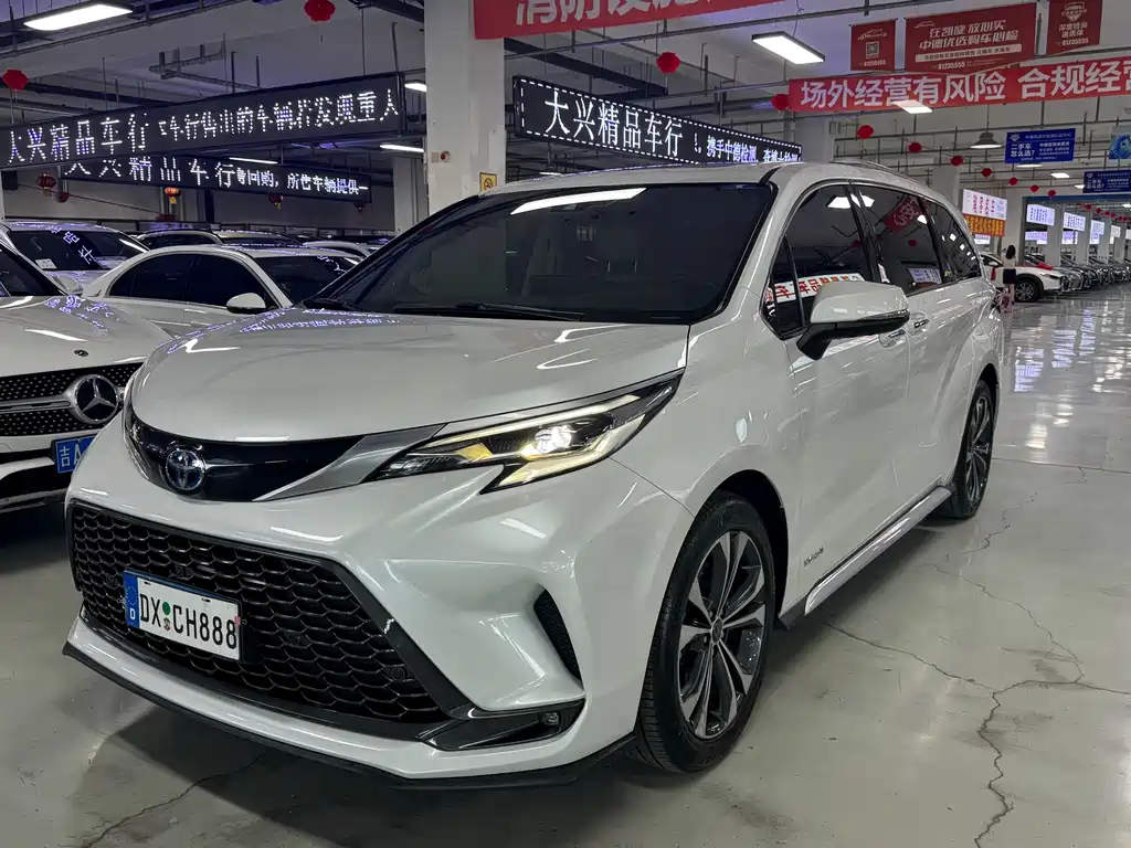 Toyota Granvia 2023