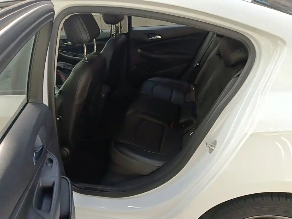 Chevrolet Cruze — миниатюра 17