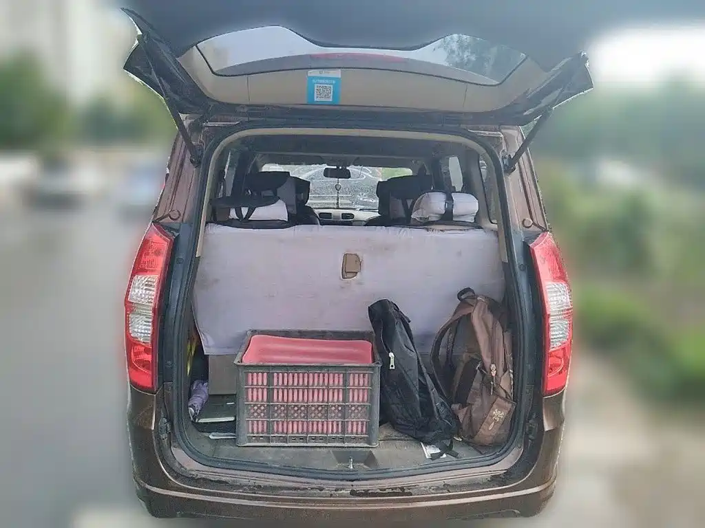 Wuling Hongguang — миниатюра 10
