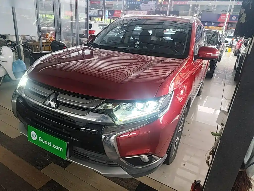 Mitsubishi Outlander — миниатюра 2