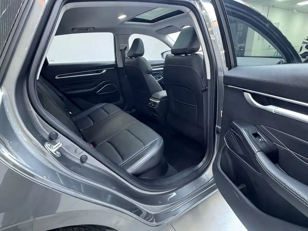 Geely Emgrand — миниатюра 12