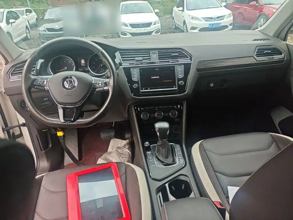 Volkswagen Tiguan L — миниатюра 10