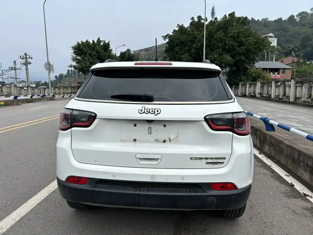 Jeep Compass — миниатюра 8