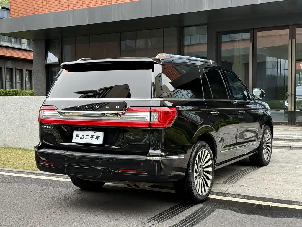 LINCOLN NAVIGATOR