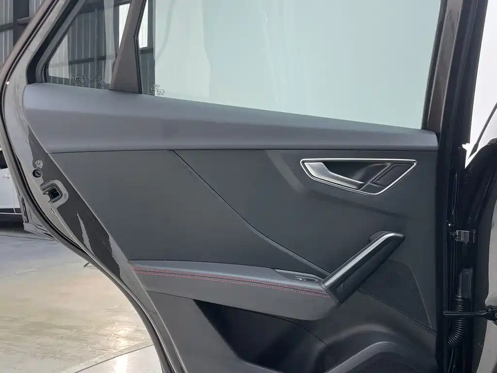 Audi Q2L — миниатюра 18